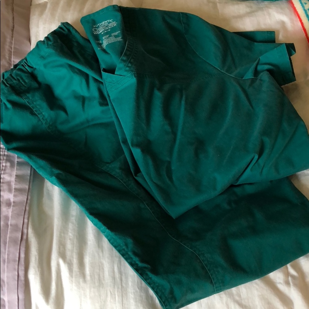 Scrub set